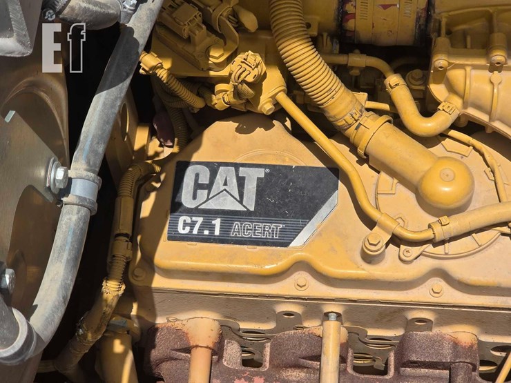 2017-caterpillar-323fl-image-27