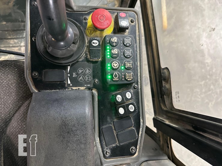 2019-caterpillar-cp56b-image-22