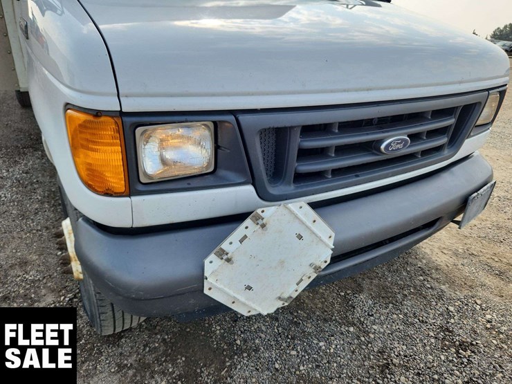 2007-ford-e350-image-41