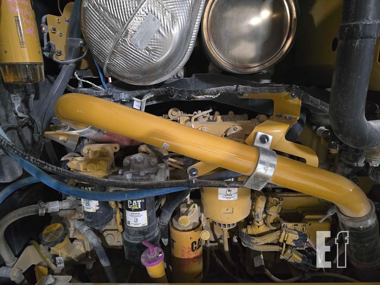 2021-caterpillar-120-image-27