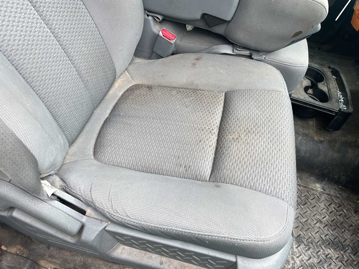 2014-ford-f150-xl-image-58