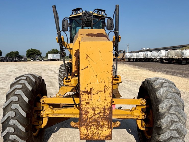 2011-caterpillar-140m-image-2