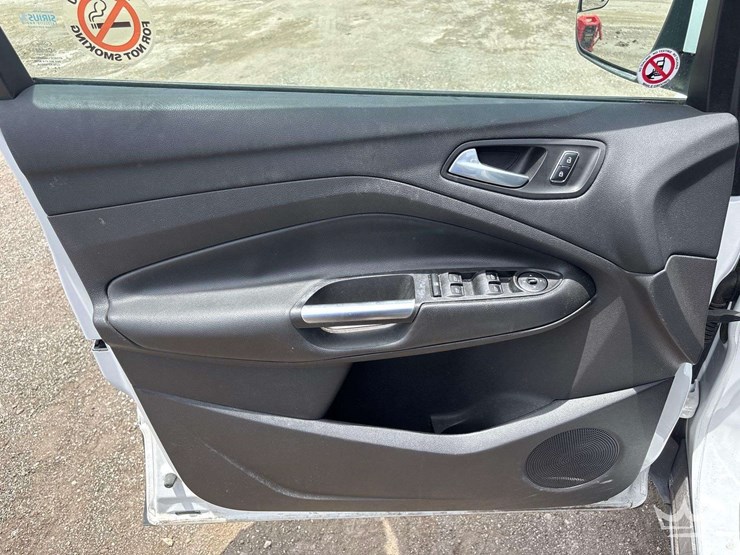 2016-ford-escape-image-11