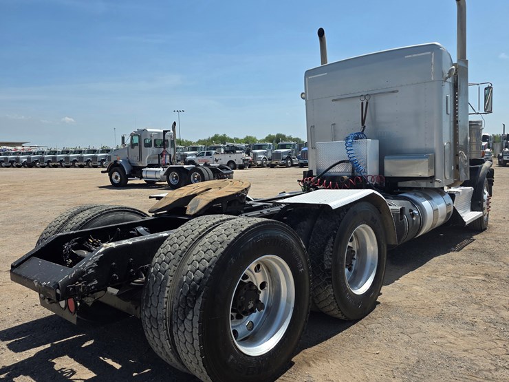 2012-kenworth-t800-image-5