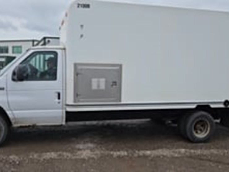 2006-ford-e-series-s/a-cube-van-image-5