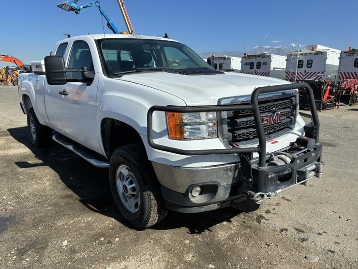2012-gmc-sierra-2500-image-2