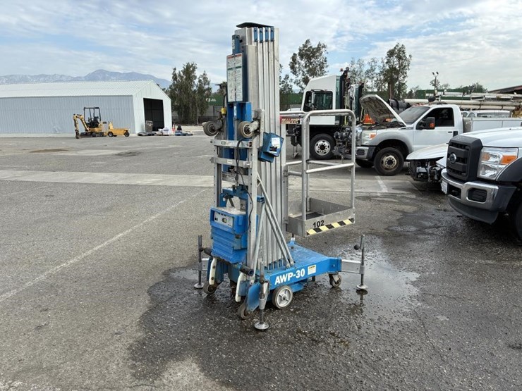 1995-genie-amp-30-man-lift-image-3