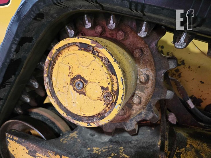 2022-caterpillar-259d3-image-34