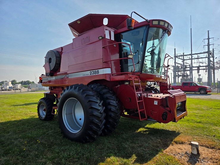 cih-2388-axial-flow-combine-image-51