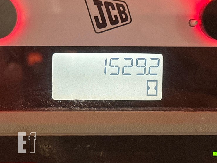2021-jcb-3ts-8t-image-23
