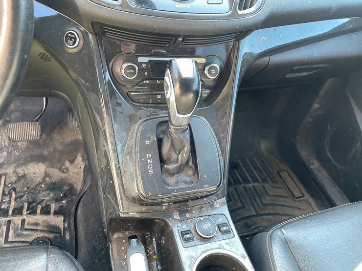 2014-ford-escape-titanium-image-38