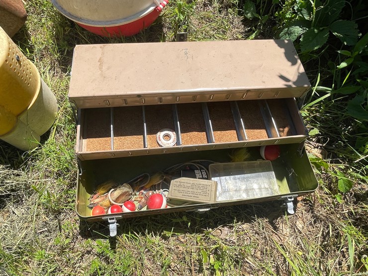 #3304-•-vintage-metal-tackle-boxes-with-contents-image-13