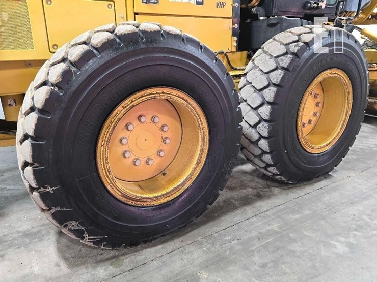 2011-caterpillar-140m2-image-28