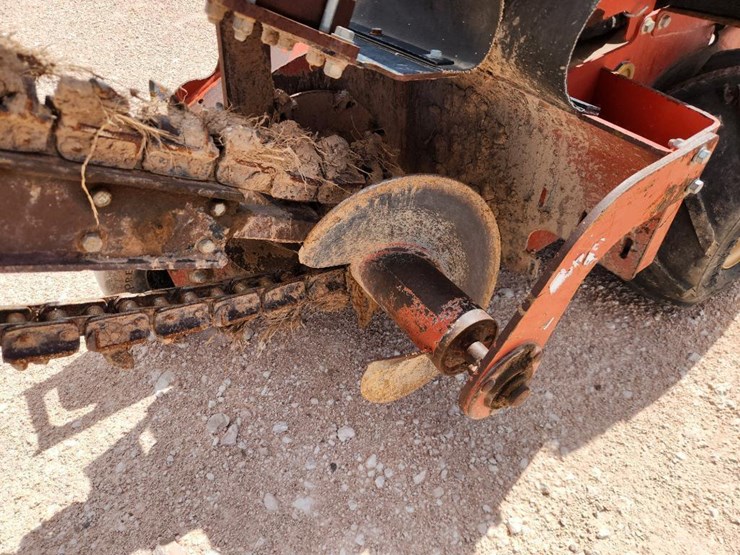 2011-ditch-witch-rt12-image-6