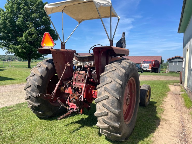 #1020-•-farmall-656-gas-tractor-(augusta,-wi)-image-10