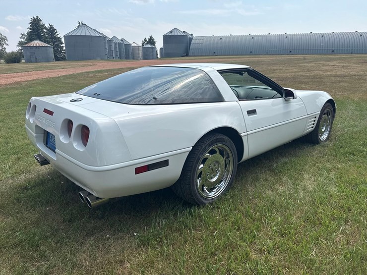 1992-chevrolet-corvette-image-5