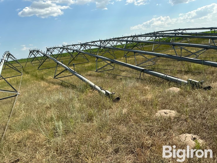 valley-8000-9-tower-pivot-image-10