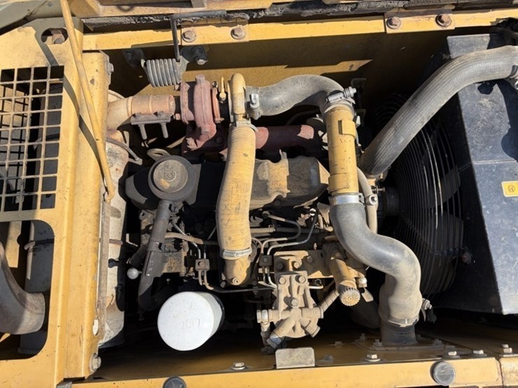 2004-caterpillar-312-image-32
