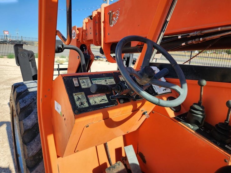 2007-jlg-10054-image-17