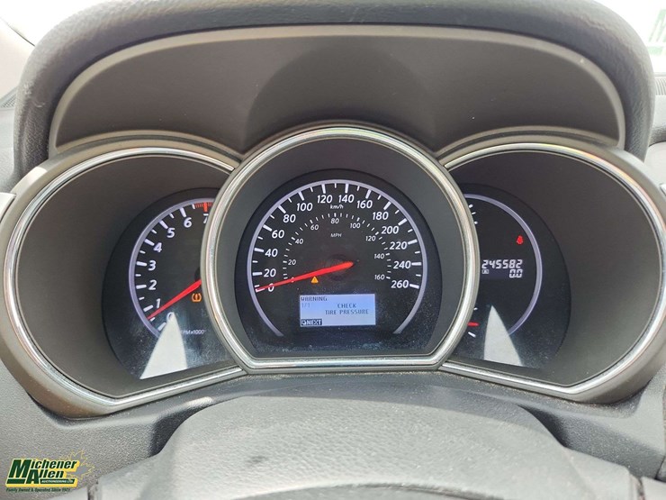 2011-nissan-murano-image-22