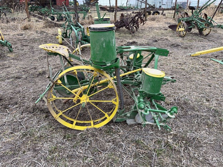 john-deere-two-row-planter-image-6