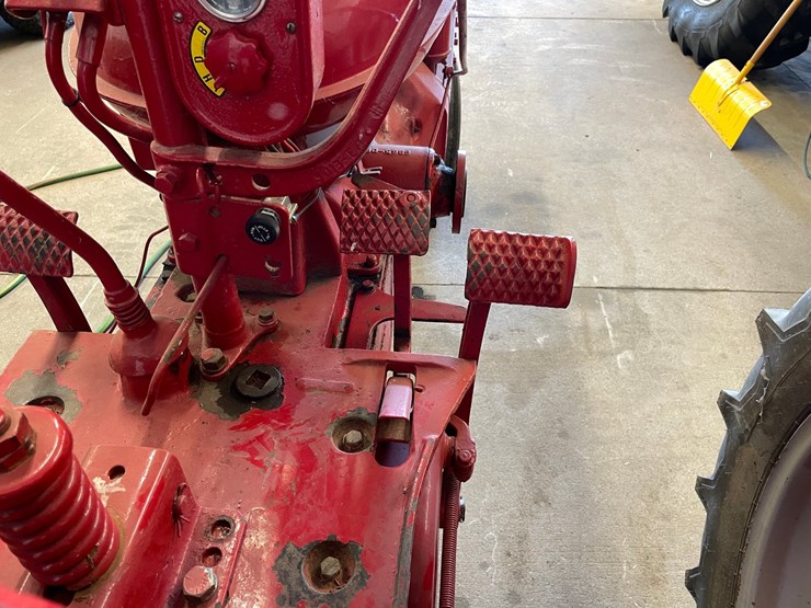 #1039-•-mccormick-farmall-h-tractor-(galesville,-wi)-image-18