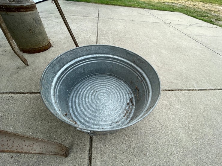 #2314-•-wheeling-steel-galvanized-tub-and-universal-sink-image-4