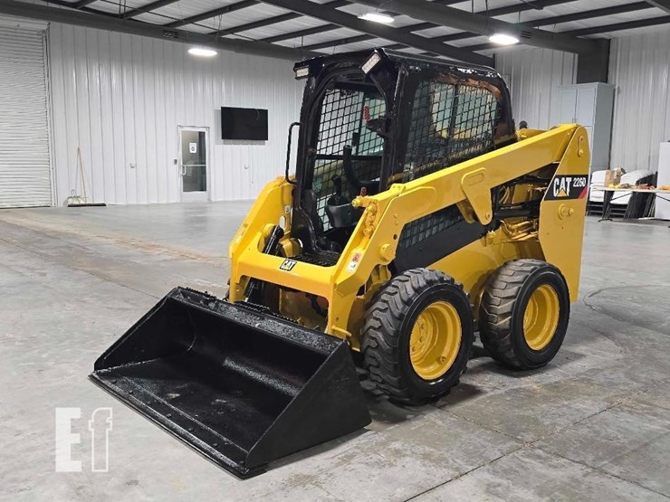 2018-caterpillar-226d-image-1