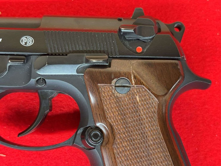 beretta-model-92fs-9mm-semiauto-pistol-image-9