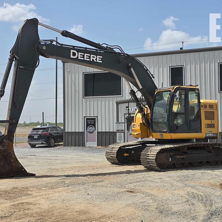 2018 DEERE 245G LC