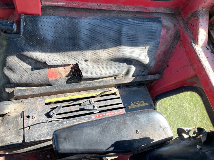 massey-ferguson-1085-image-36