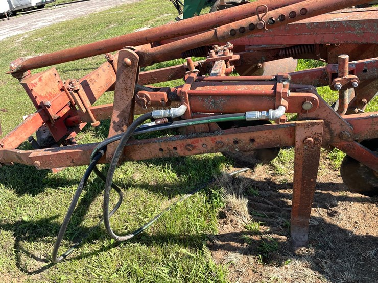 #2094-•-massey-ferguson-plow-image-10
