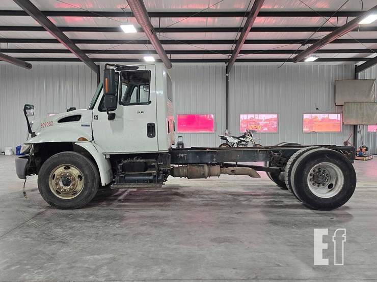 2008-international-durastar-4300-image-5