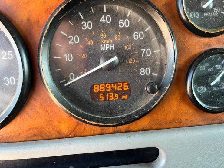 2006-peterbilt-379-image-54