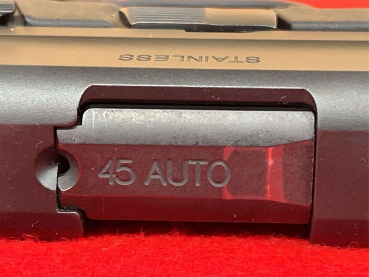 s&w-model-m&p-.45-acp-semiauto-pistol-image-9