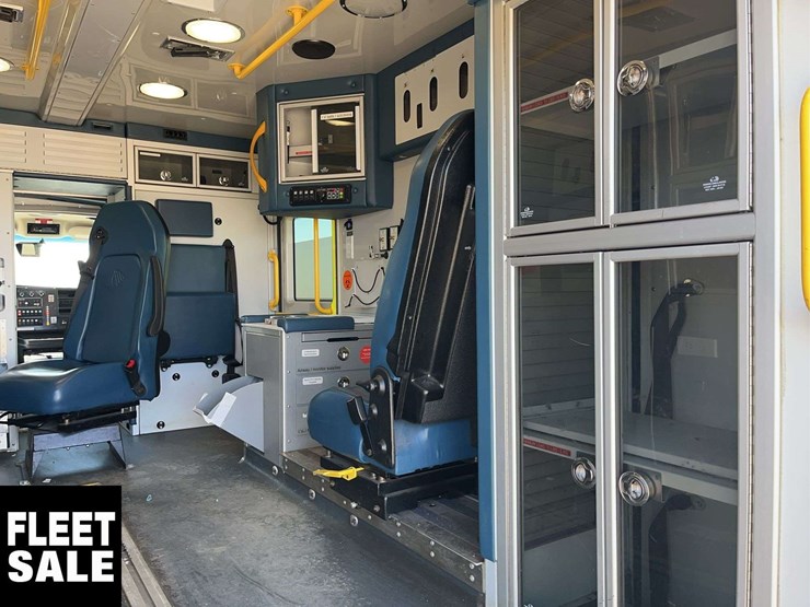 2020-chevrolet-express-s/a-ambulance-image-17