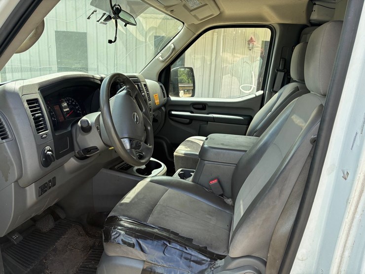 2019-nissan-nv2500-image-7
