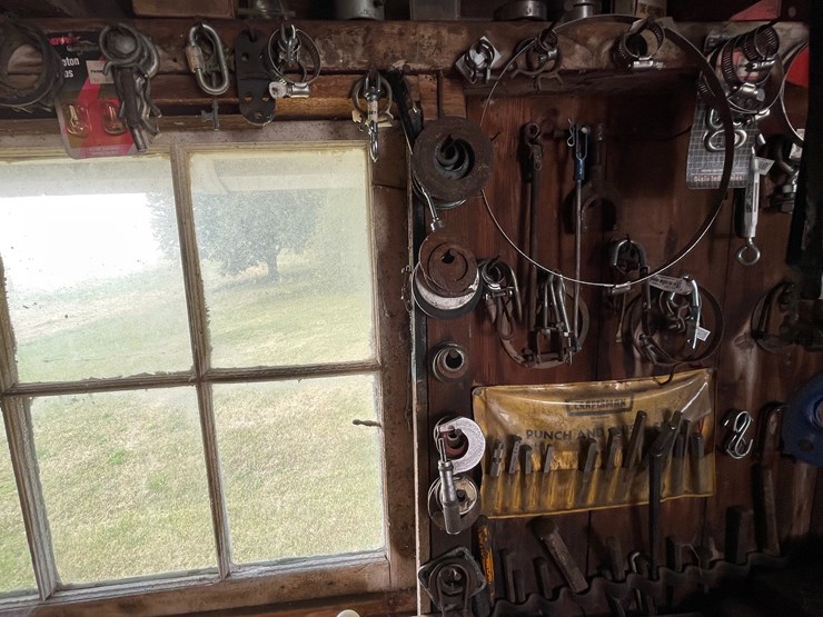#2334-•-content-of-workbench-image-10