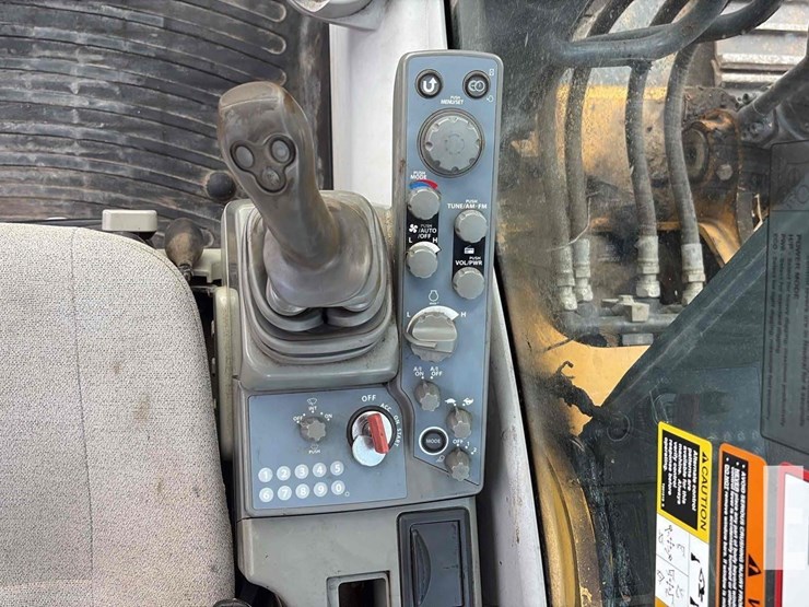 2013-deere-160g-lc-image-16