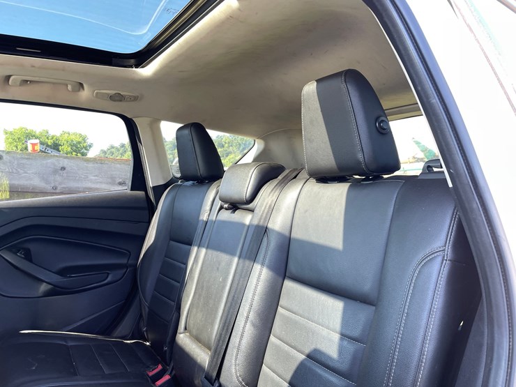 2014-ford-escape-titanium-image-23
