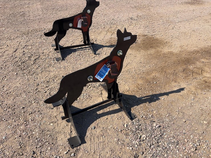 ar500-steel-coyote-shooting-target-with-heart-flapper-image-2