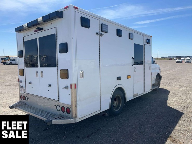 2020-chevrolet-express-s/a-ambulance-image-4
