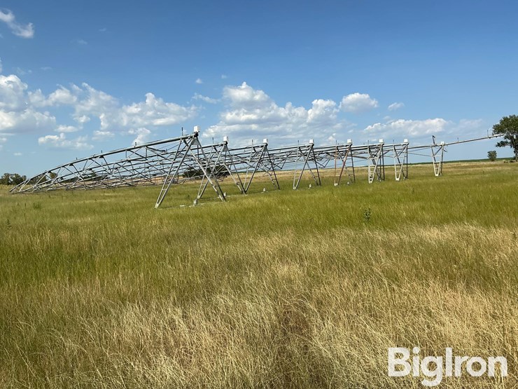 valley-8000-9-tower-pivot-image-4