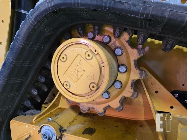 2025-caterpillar-255-image-34