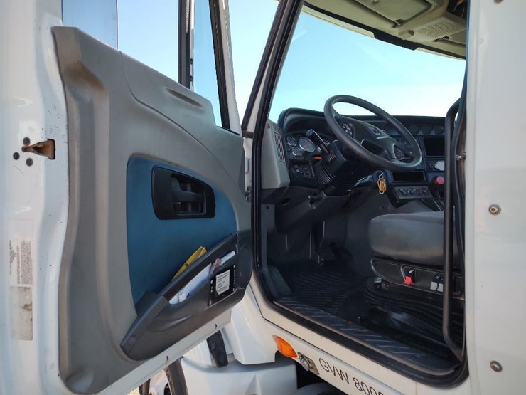 2012-international-prostar-image-25