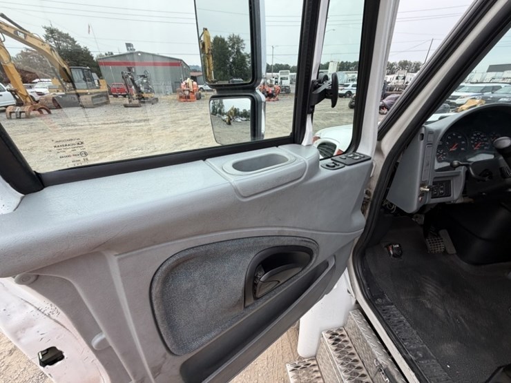 2002-international-durastar-4400-image-26
