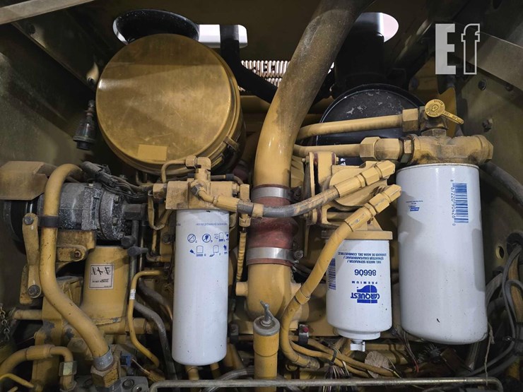 2004-caterpillar-120h-image-21