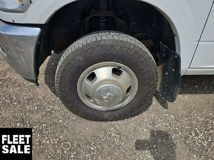 2013-dodge-3500-image-25