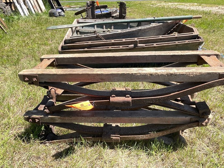 #3312-•-(2)-horse-buggy-springs-image-4