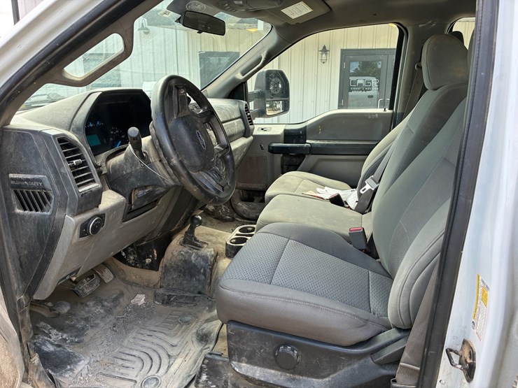 2017-ford-f250-xl-image-7